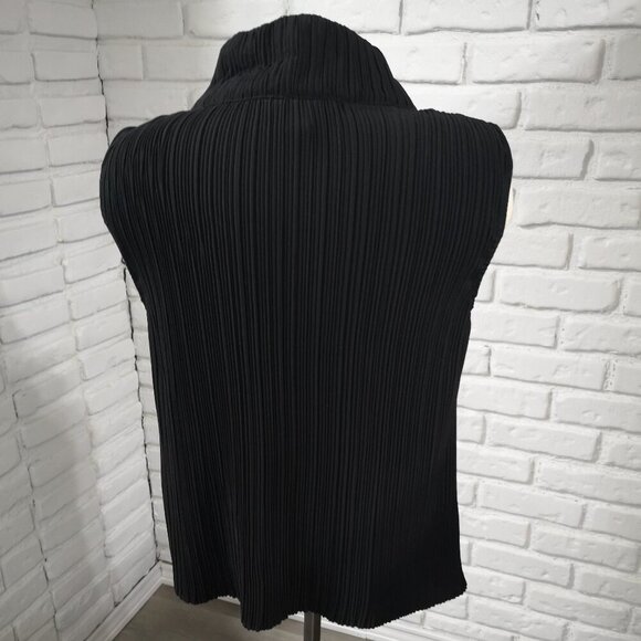 Rachel Zoe Black Ladies Sleeveless Size Medium Straight Fit V-neck Blouse - Picture 2 of 9